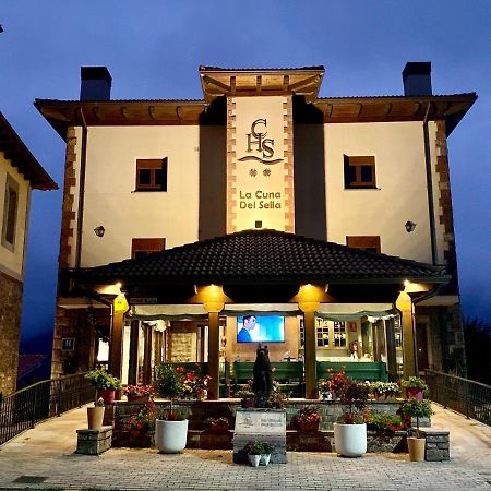 Hotel La Cuna Del Sella โอเซคา เด ซาคัมเบร ภายนอก รูปภาพ