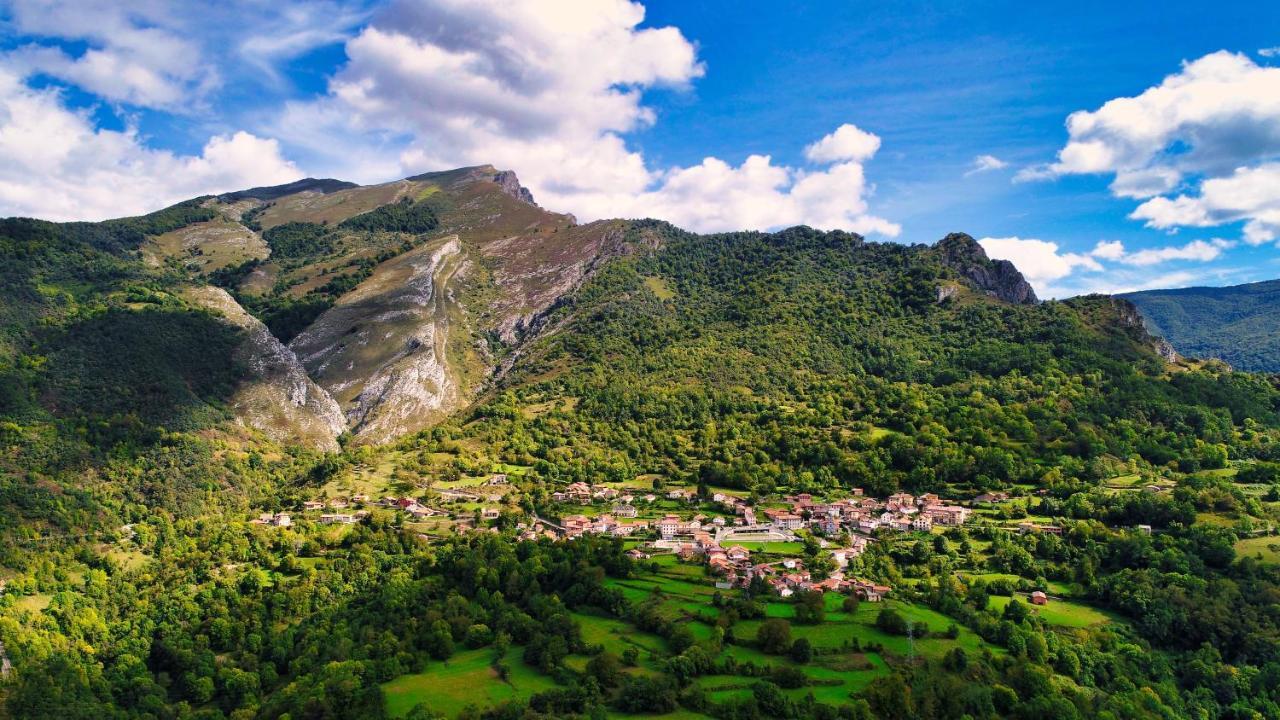 Hotel La Cuna Del Sella โอเซคา เด ซาคัมเบร ภายนอก รูปภาพ