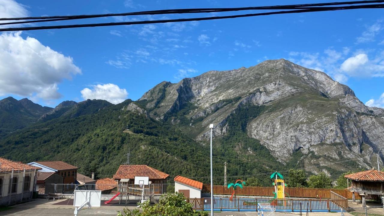 Hotel La Cuna Del Sella โอเซคา เด ซาคัมเบร ภายนอก รูปภาพ