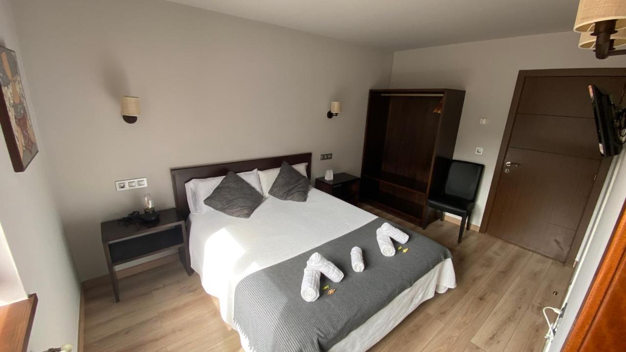 Hotel La Cuna Del Sella โอเซคา เด ซาคัมเบร ภายนอก รูปภาพ