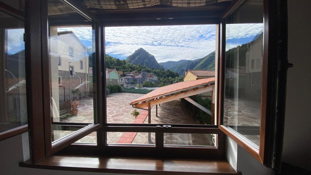 Hotel La Cuna Del Sella โอเซคา เด ซาคัมเบร ภายนอก รูปภาพ