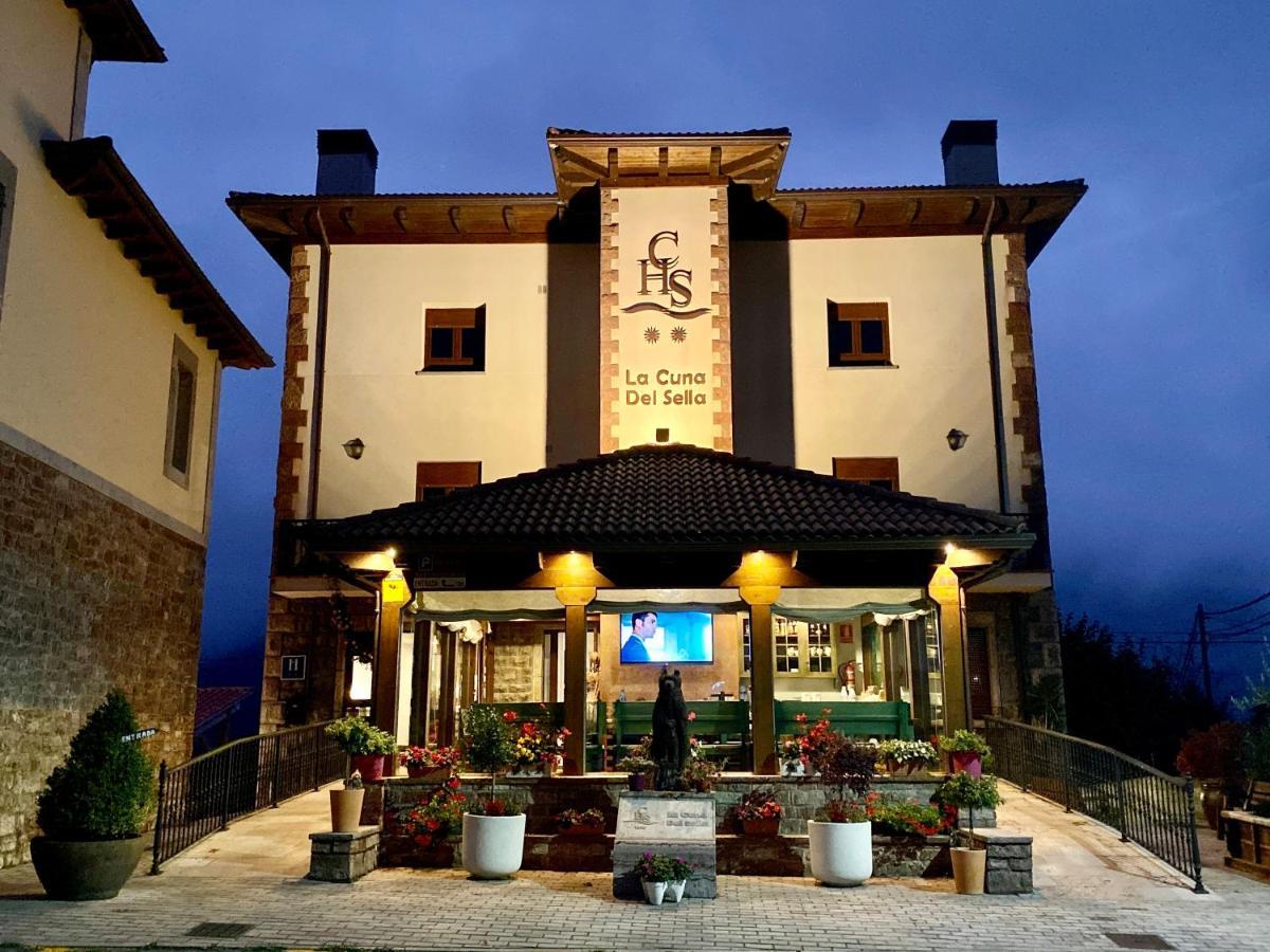Hotel La Cuna Del Sella โอเซคา เด ซาคัมเบร ภายนอก รูปภาพ