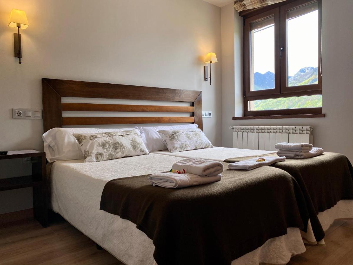 Hotel La Cuna Del Sella โอเซคา เด ซาคัมเบร ภายนอก รูปภาพ