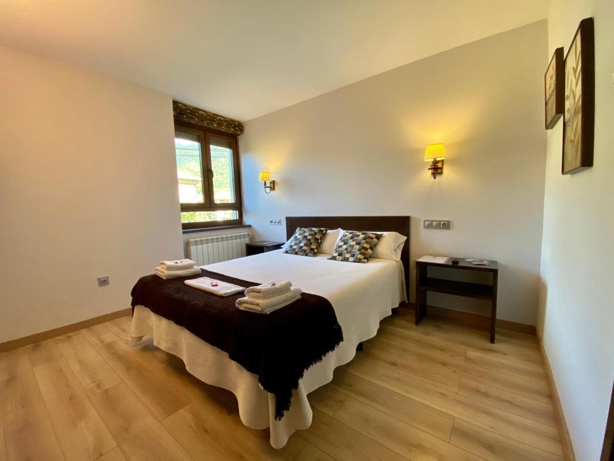 Hotel La Cuna Del Sella โอเซคา เด ซาคัมเบร ภายนอก รูปภาพ
