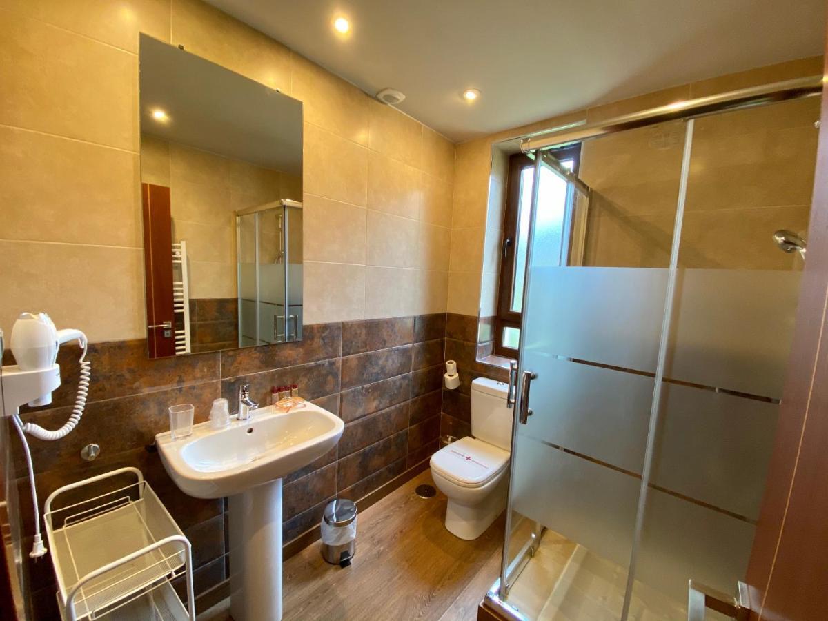 Hotel La Cuna Del Sella โอเซคา เด ซาคัมเบร ภายนอก รูปภาพ